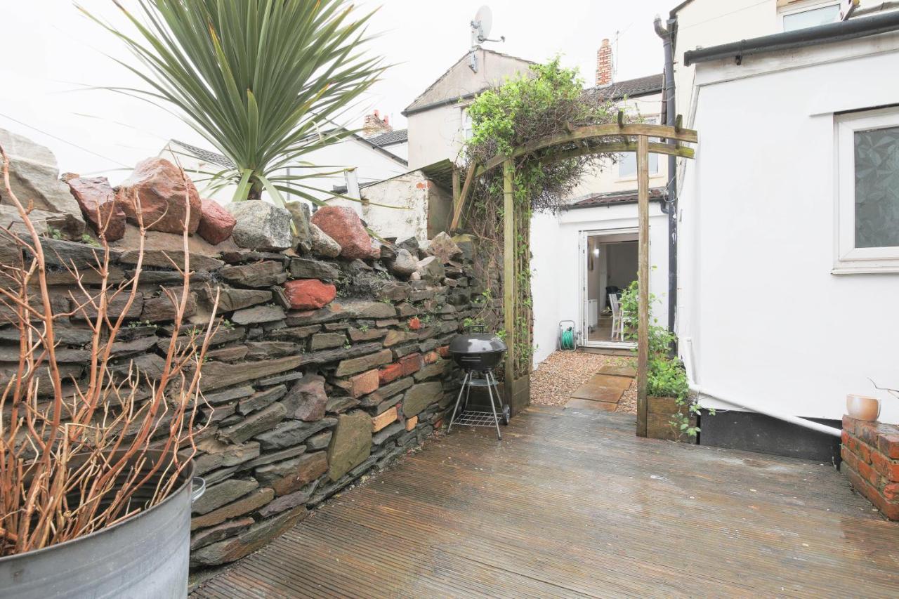 Spacious 4 Bedroom House- Walking Distance To City Centre & Great Backyard Cardiff Eksteriør bilde