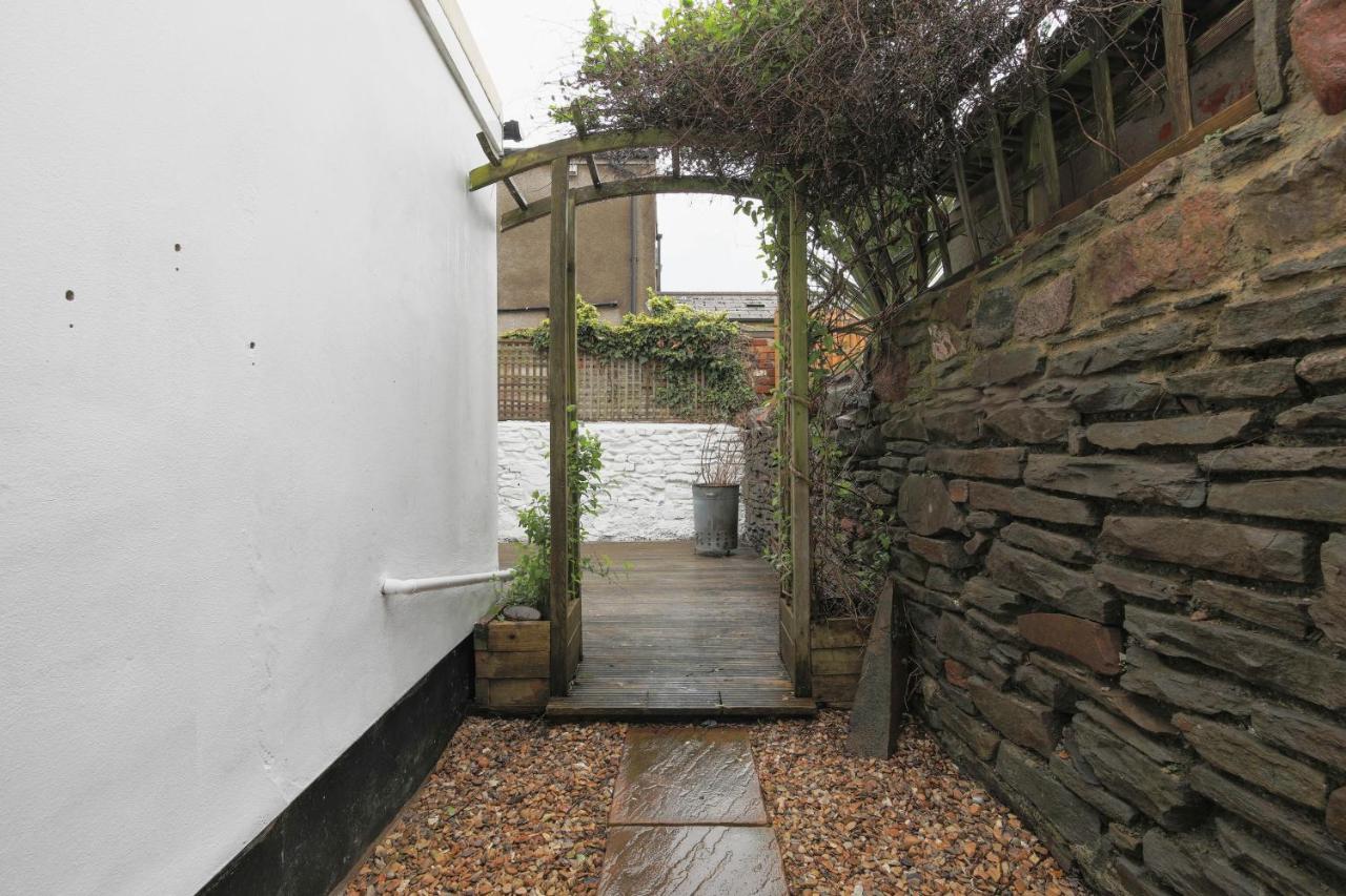 Spacious 4 Bedroom House- Walking Distance To City Centre & Great Backyard Cardiff Eksteriør bilde