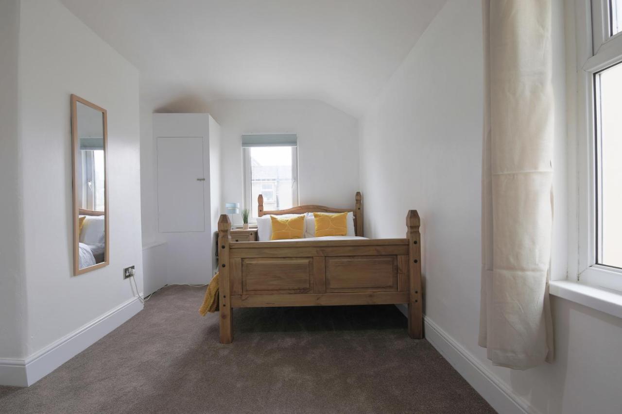 Spacious 4 Bedroom House- Walking Distance To City Centre & Great Backyard Cardiff Eksteriør bilde