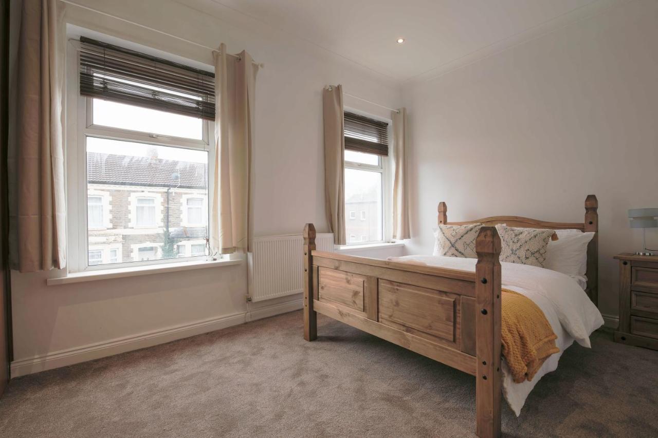 Spacious 4 Bedroom House- Walking Distance To City Centre & Great Backyard Cardiff Eksteriør bilde