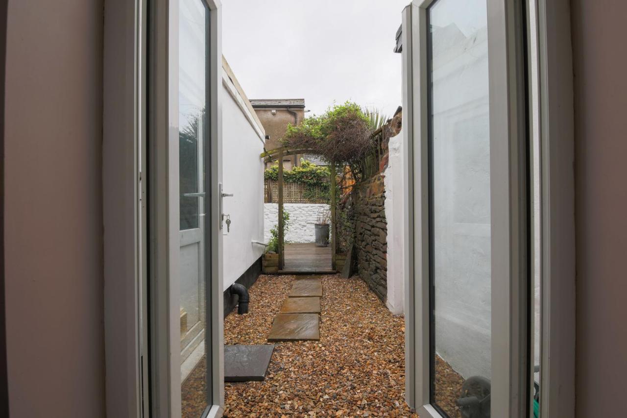 Spacious 4 Bedroom House- Walking Distance To City Centre & Great Backyard Cardiff Eksteriør bilde